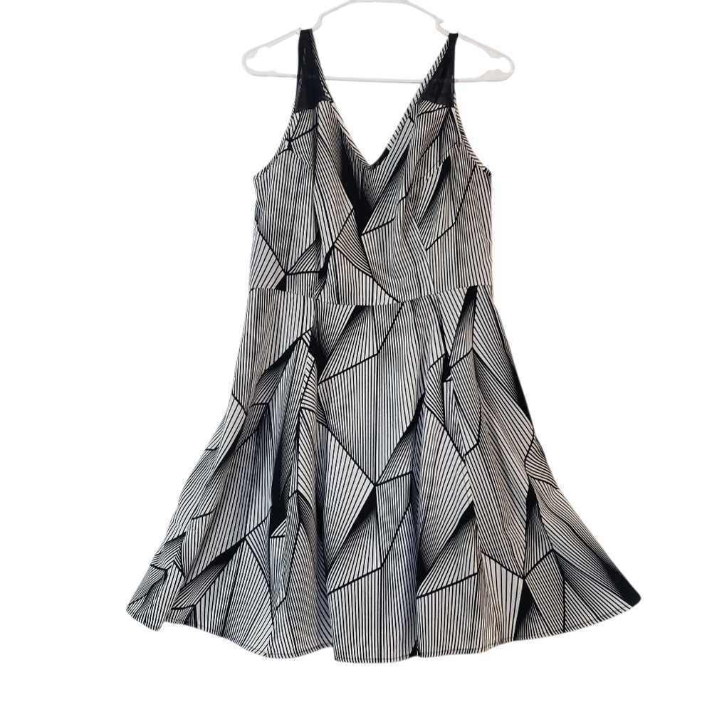 WORTHINGTON Womens Size 8 Black White Geometric Sleeveless V Neck Dress Mesh Vtg